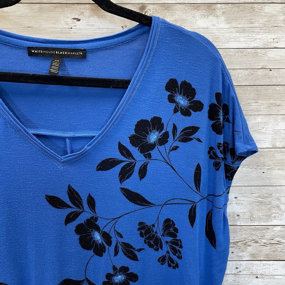 White House Black Market Womens XS Jetsetter Tee Royal Blue w/Black Floral Print